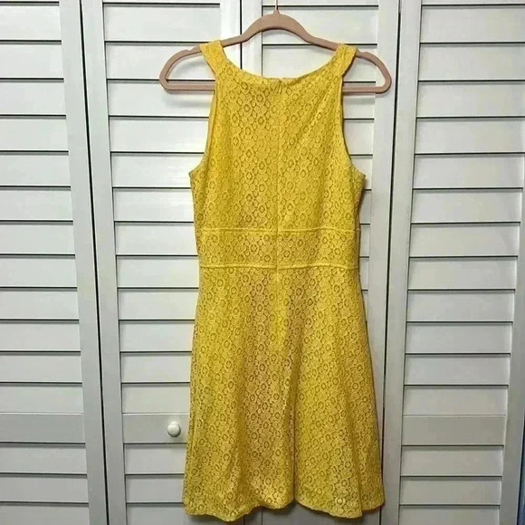 New York & Company Lace Pleated Halter Fit & Flare Dress Size 8 Yellow - Picture 8 of 9